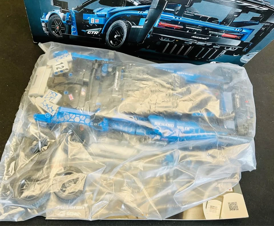 LEGO Technic McLaren Senna GTR (42123) - Complete Used Set - photo 3