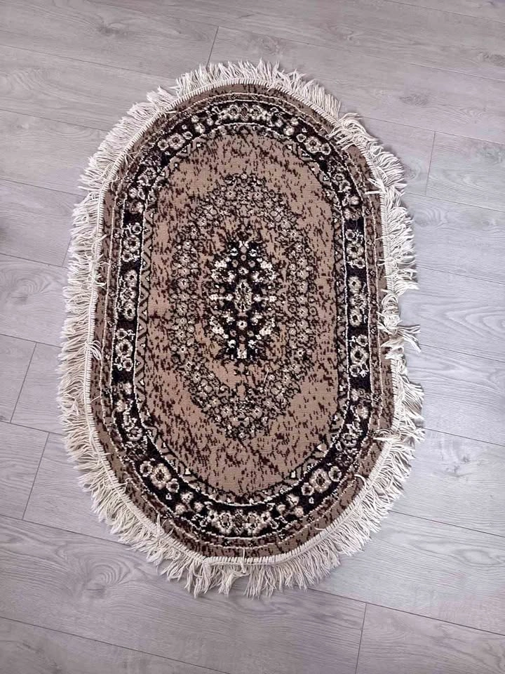 Oriental rugs 47"×28"