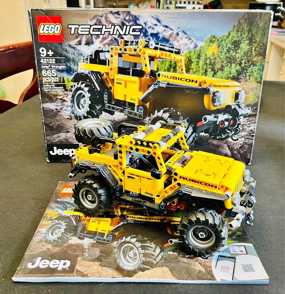 LEGO Technic - Jeep Wrangler (42122) Used Complete Set