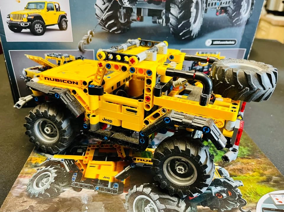 LEGO Technic - Jeep Wrangler (42122) Used Complete Set - photo 3