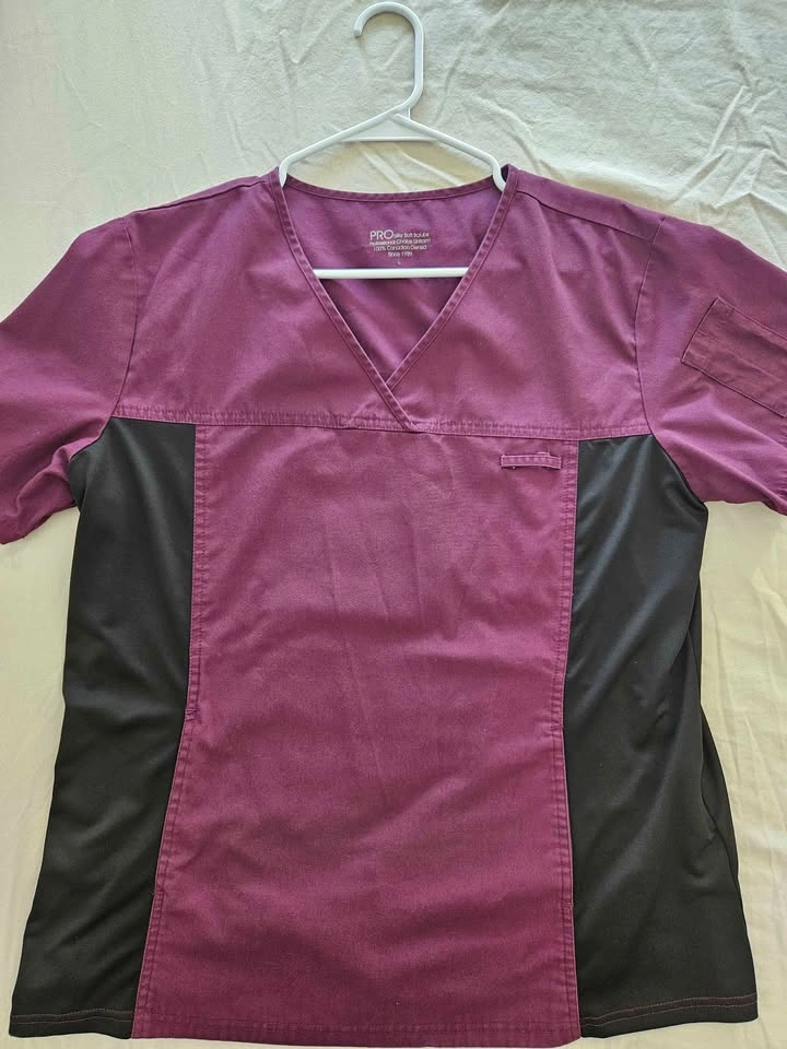 3 scrub suits - photo 3