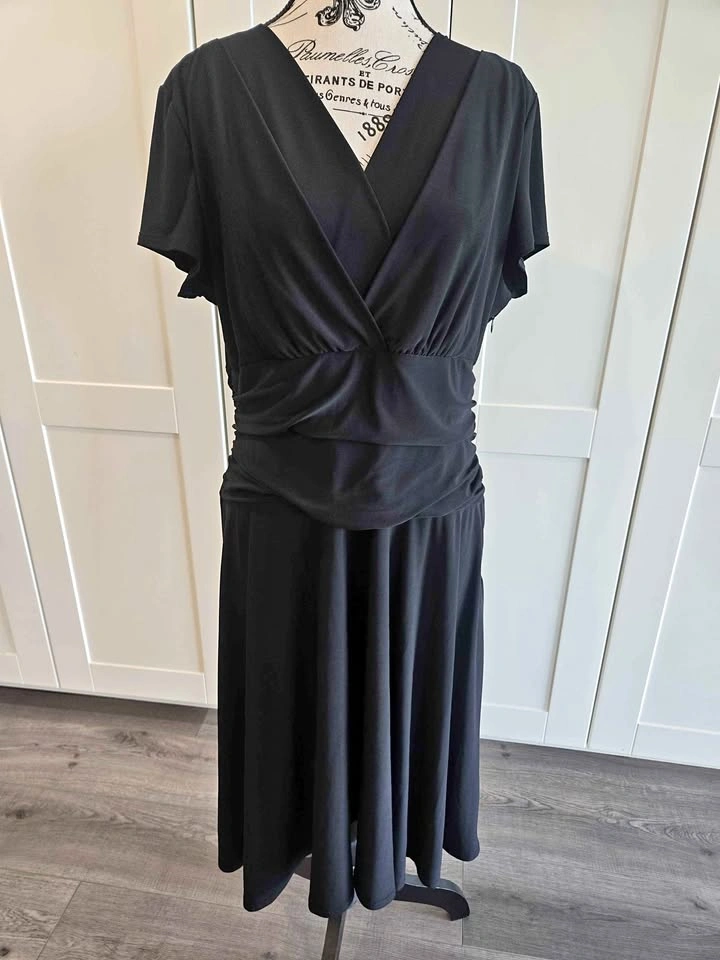 Cleo v neck formal dress