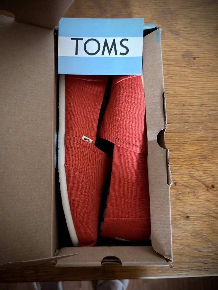 TOM's Cherry Tomato Heritage Canvas - Women's Size 10 - photo 3