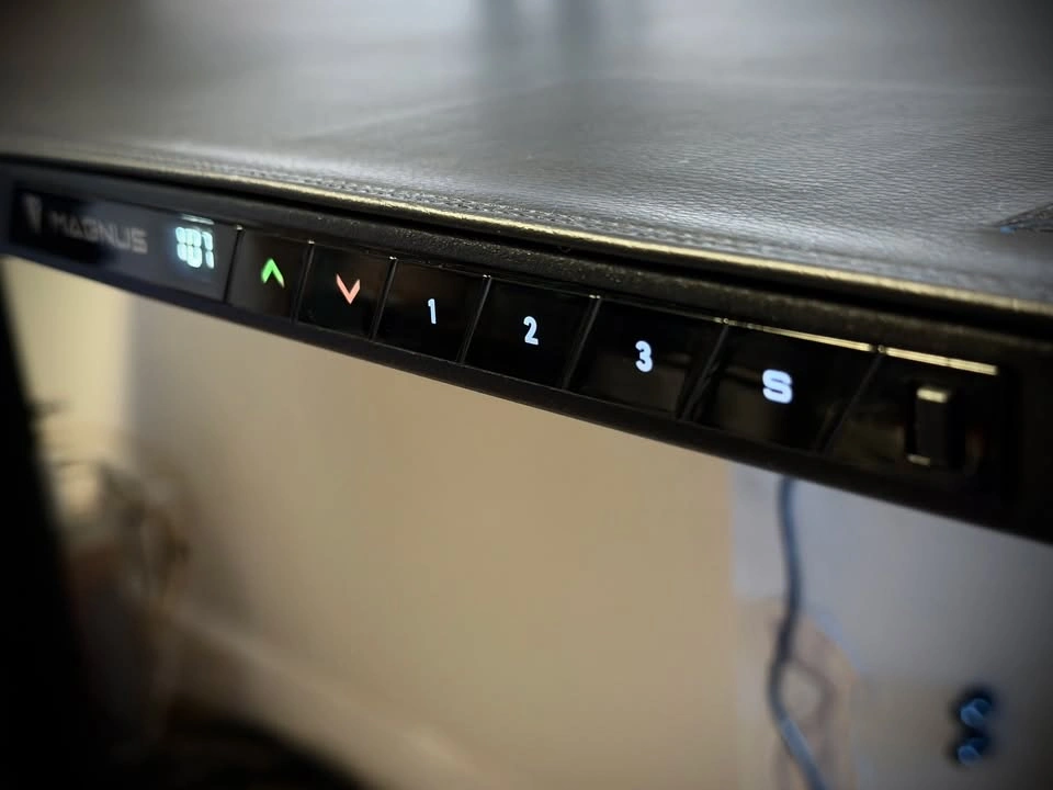 Secret Lab MAGNUS PRO XL Complete Desk Setup - photo 4