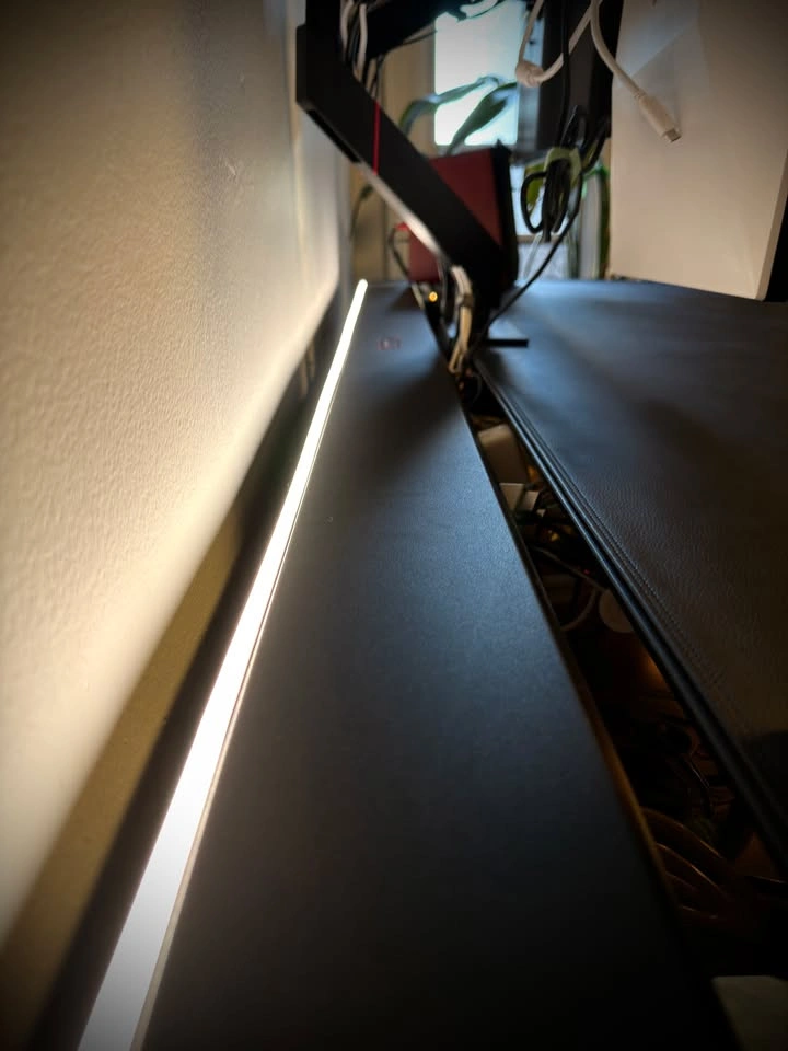 Secret Lab MAGNUS PRO XL Complete Desk Setup - photo 5