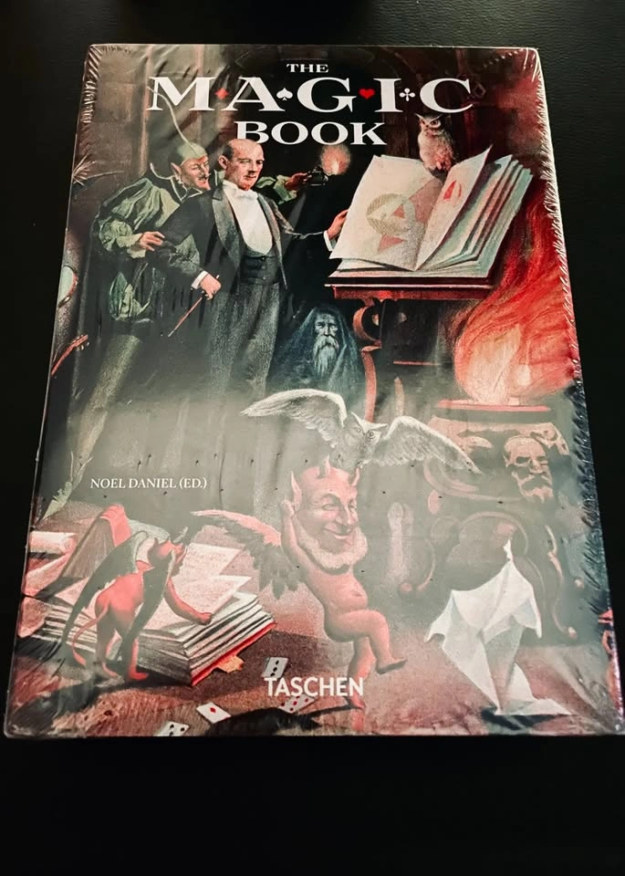 The Magic Book NEW & UNOPENED - photo 2