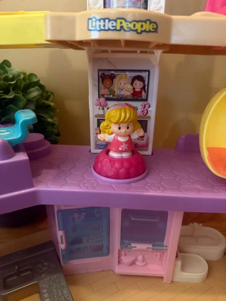 Little People Barbie House - photo 5