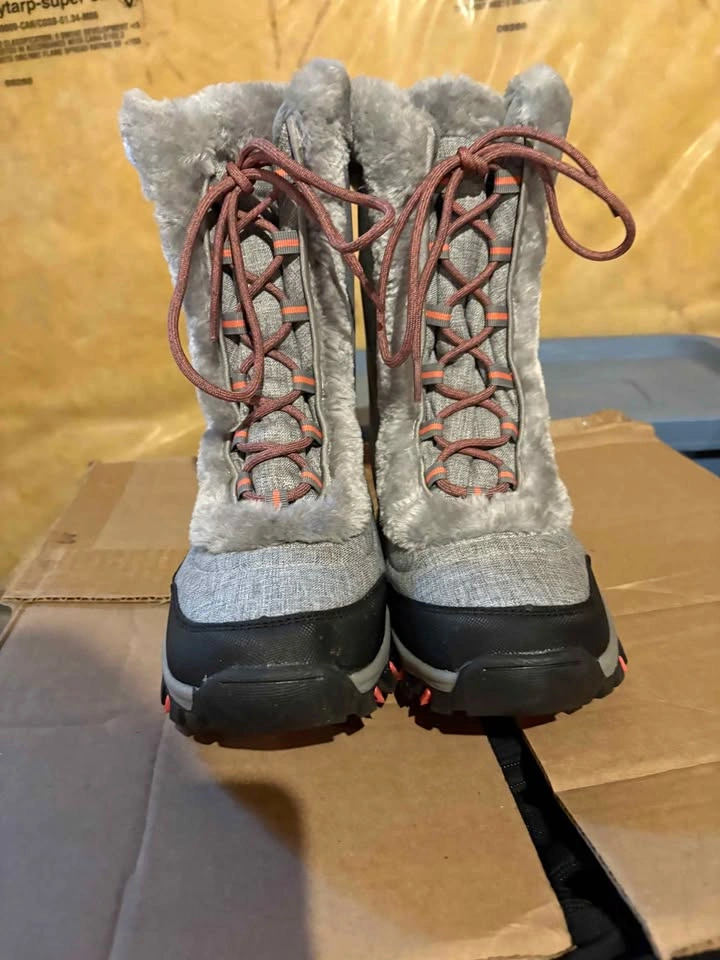 Brand new winter boots - photo 3