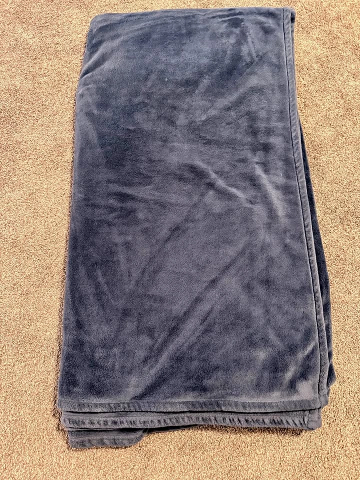 Soft Fleece Blanket – all 3 together -$30 or 15$ each