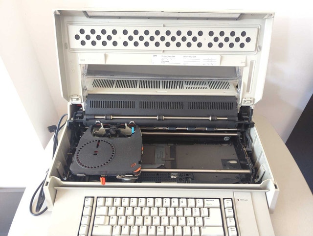 IBM Wheelwriter 3 Typewriter - photo 3