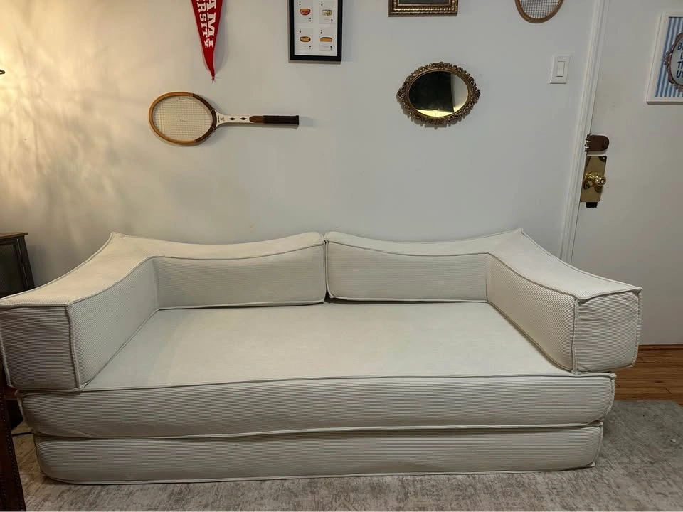 White fold out couch - photo 2