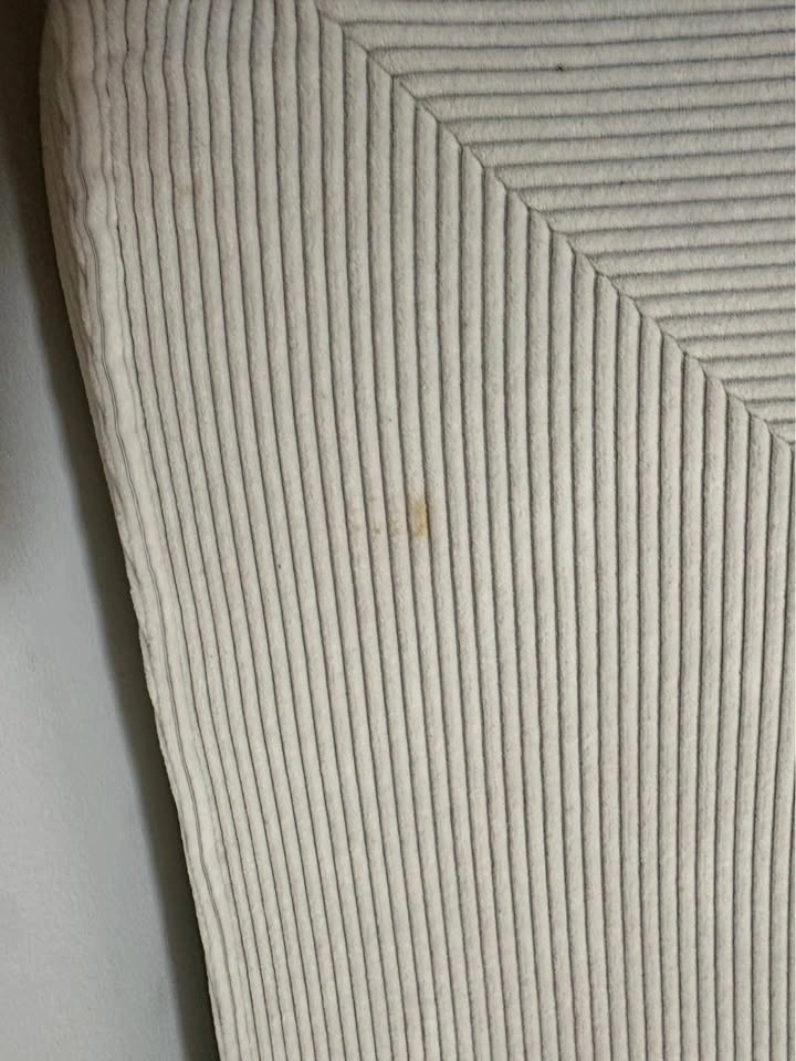 White fold out couch - photo 5