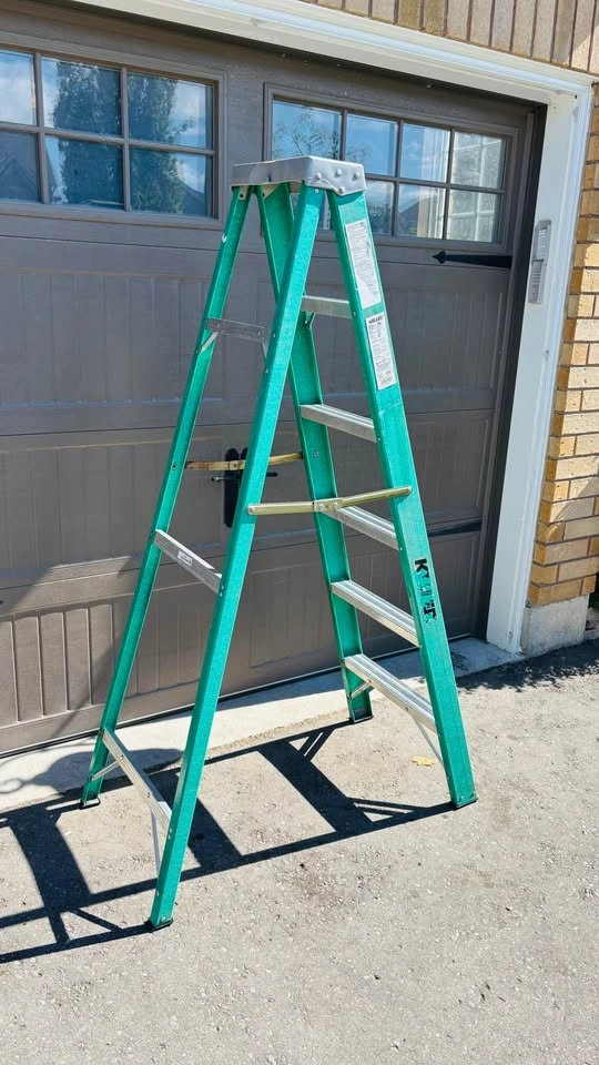 6 Foot Fiberglass Step Ladder - photo 2