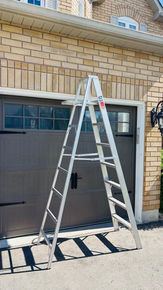 8 Foot Aluminum Step Ladder - photo 2