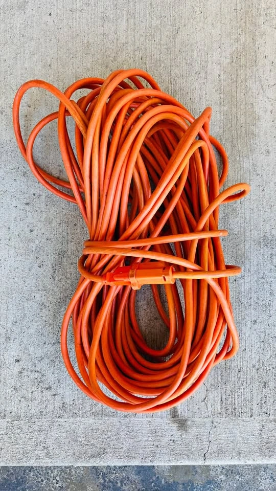 100 foot 16/3 outdoor extension cord