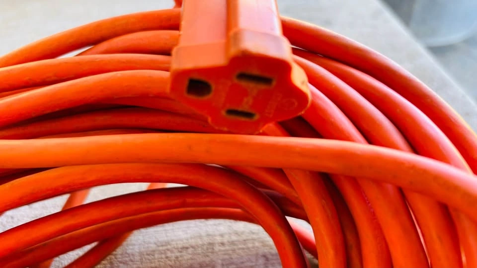 100 foot 16/3 outdoor extension cord - photo 2