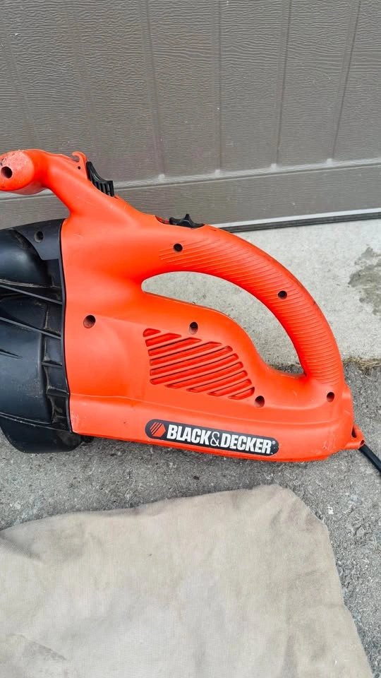Black&Decker corded electric leaf blower / vacuum - photo 2