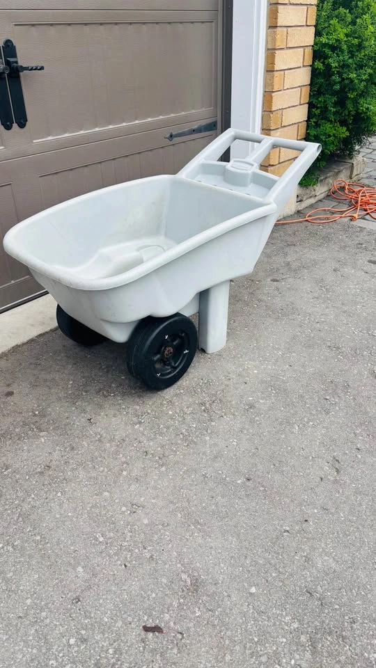 Rubbermaid Poly Garden Cart - photo 2