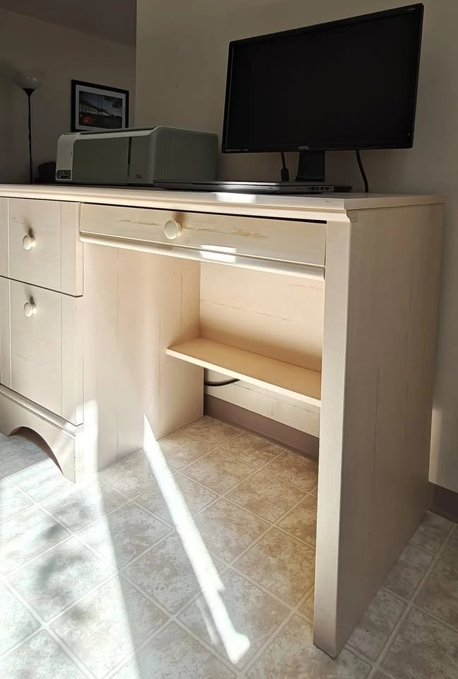 Sauder 44"W Wood Computer Desk, Antiqued White w/ 3 drawers - photo 2