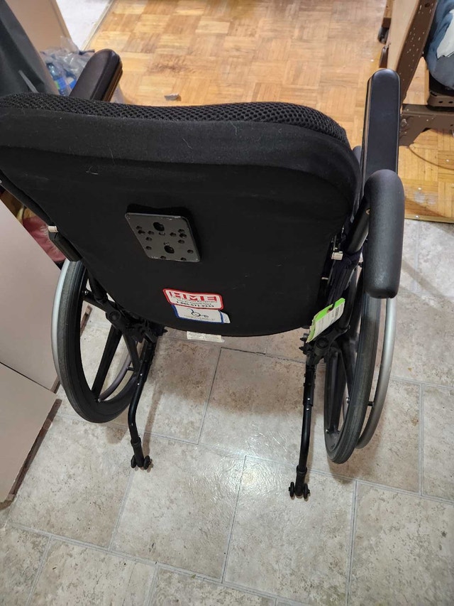 NEW Quickie QX Manual Wheelchair – 18×18 Hemi Frame - photo 4