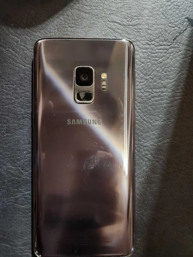 Samsung Galaxy s9 - photo 2