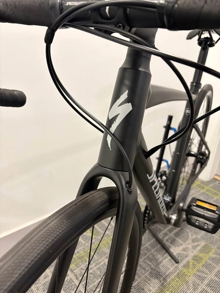 Specialized Allez road bike - photo 3