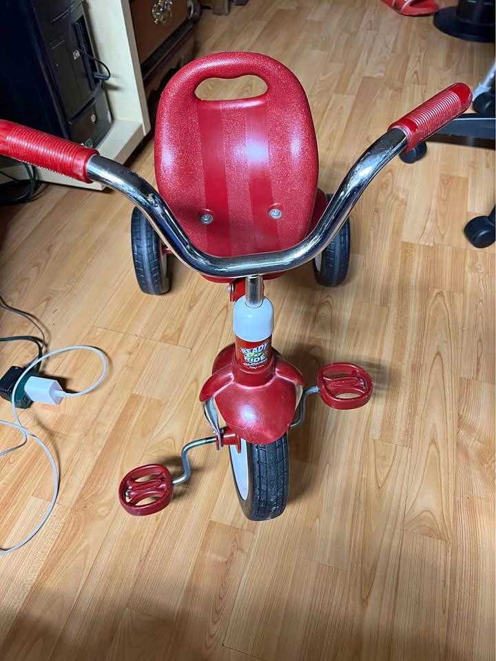 Radio Flyer "Ready to Ride" Folding Toddler Tricycle