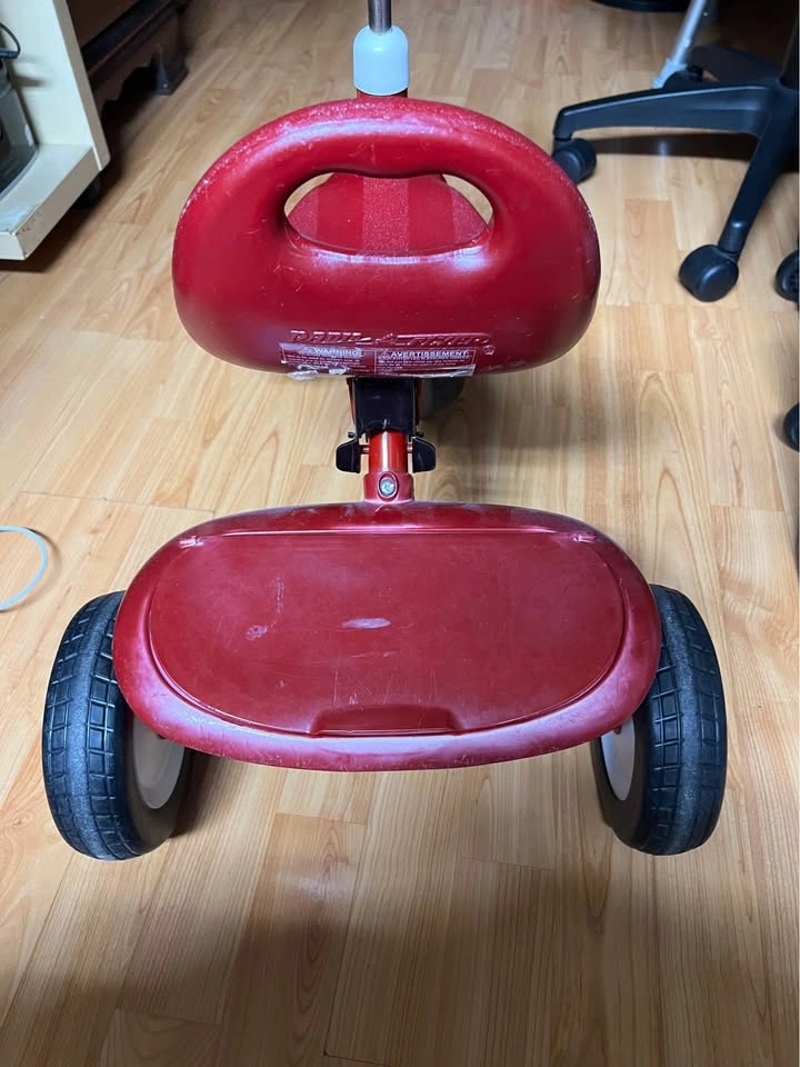 Radio Flyer "Ready to Ride" Folding Toddler Tricycle - photo 2