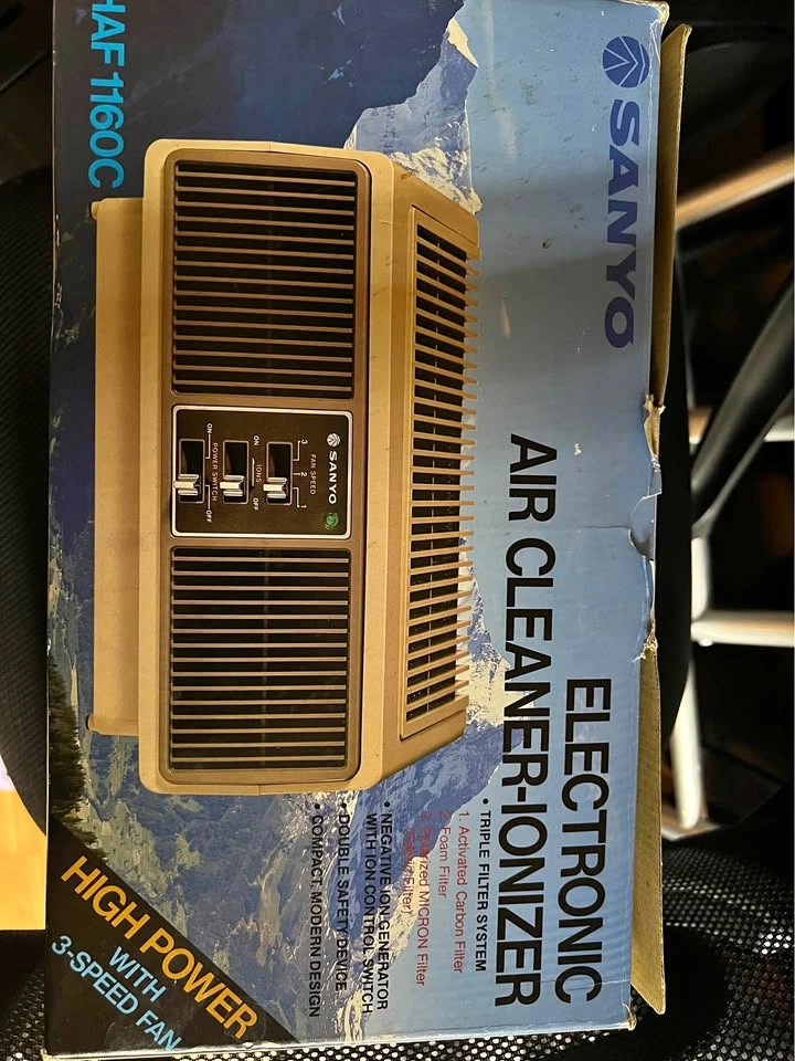 Sanyo Air Cleaner & Ionizer HAF-1160C