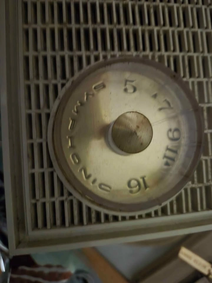 Symphonic Radio Model AT19 - photo 3