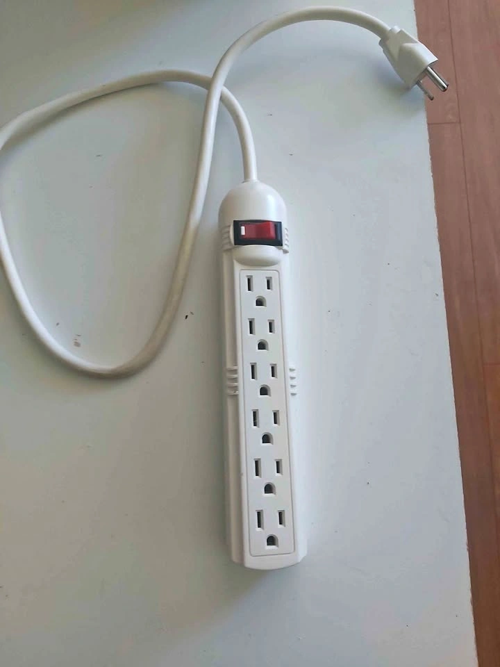 6 Outlet Surge Protected Power Bar