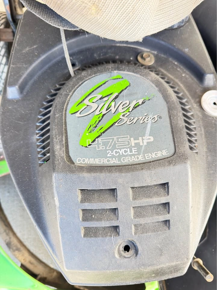 Lawn-Boy 2-Cycle Mower & Bag - High Value Parts or Easy Fix - photo 4