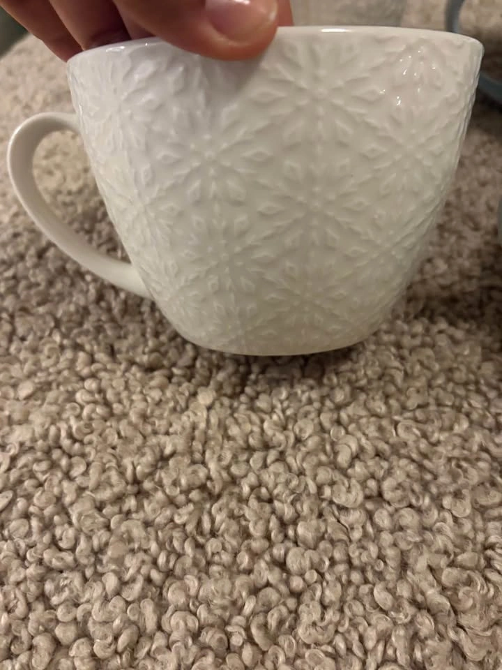 Set of 4 Snowflake Pattern Mugs - 2 White, 2 Blue - photo 3