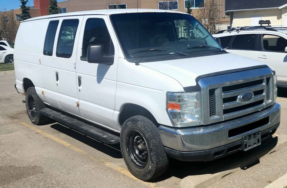 2013 Ford E-250 AWD - photo 2