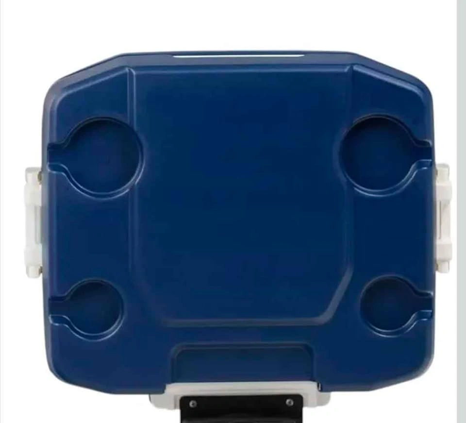 Brand New: Igloo MaxCold Rolling Cooler - photo 4