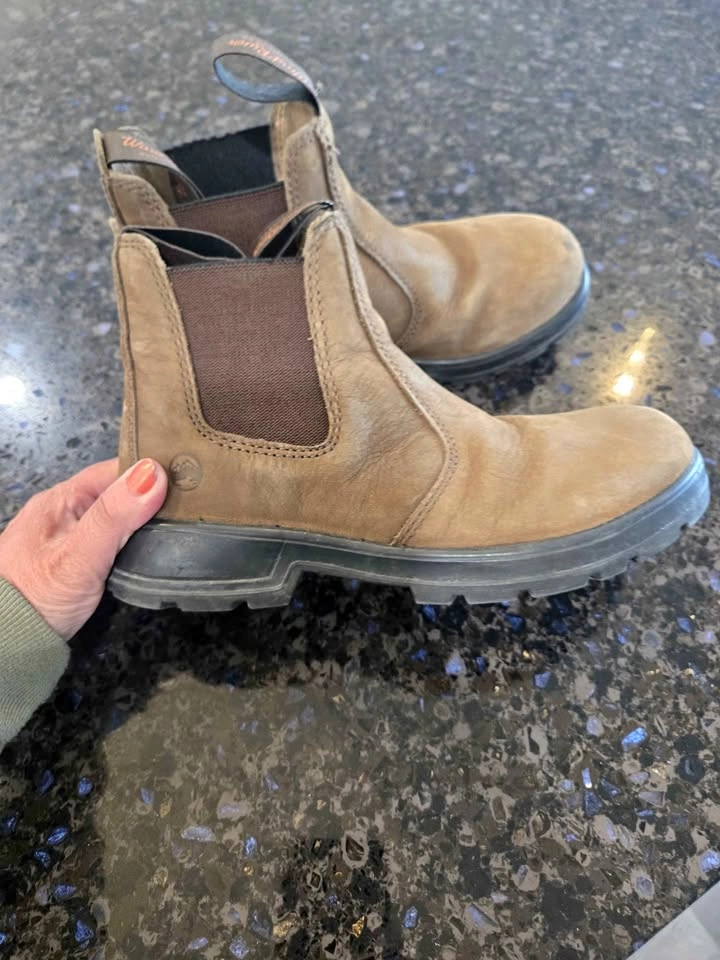 Wind river unisex quad boots