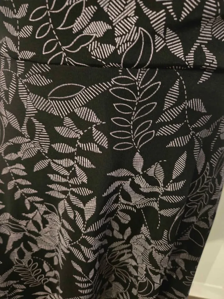 Black patterned wrap dress - photo 2