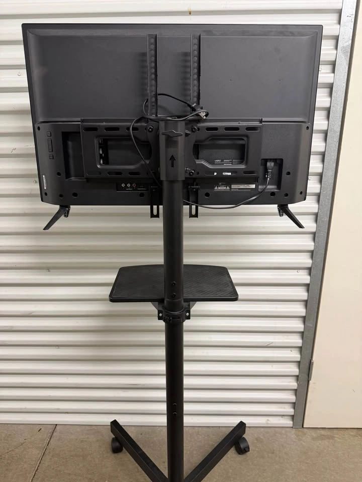 Smart TV with Stand - photo 2