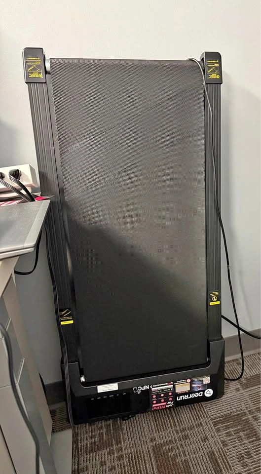 DeerRun Under Desk Walking Pad / Treadmill – Excellent Condition