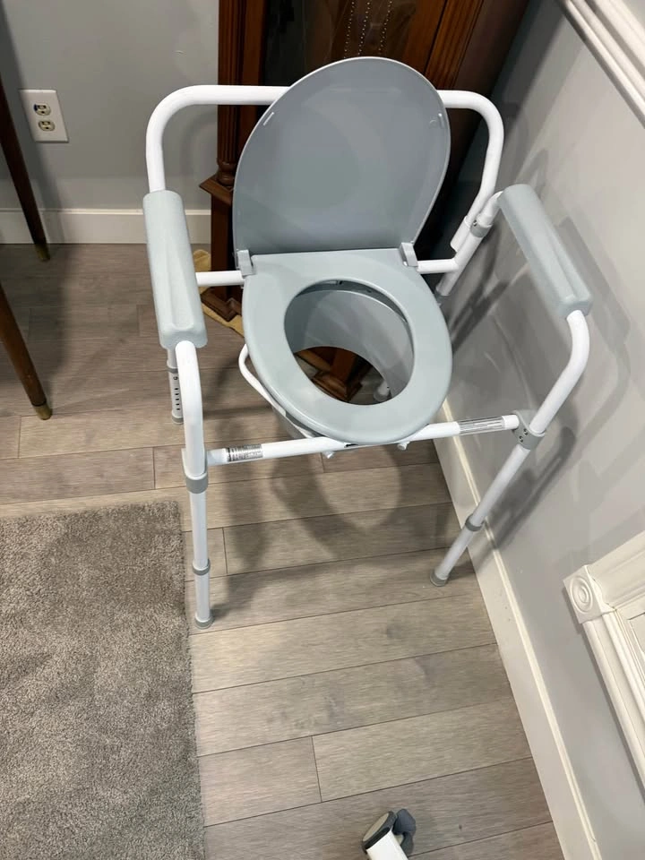 Commode chair - photo 3