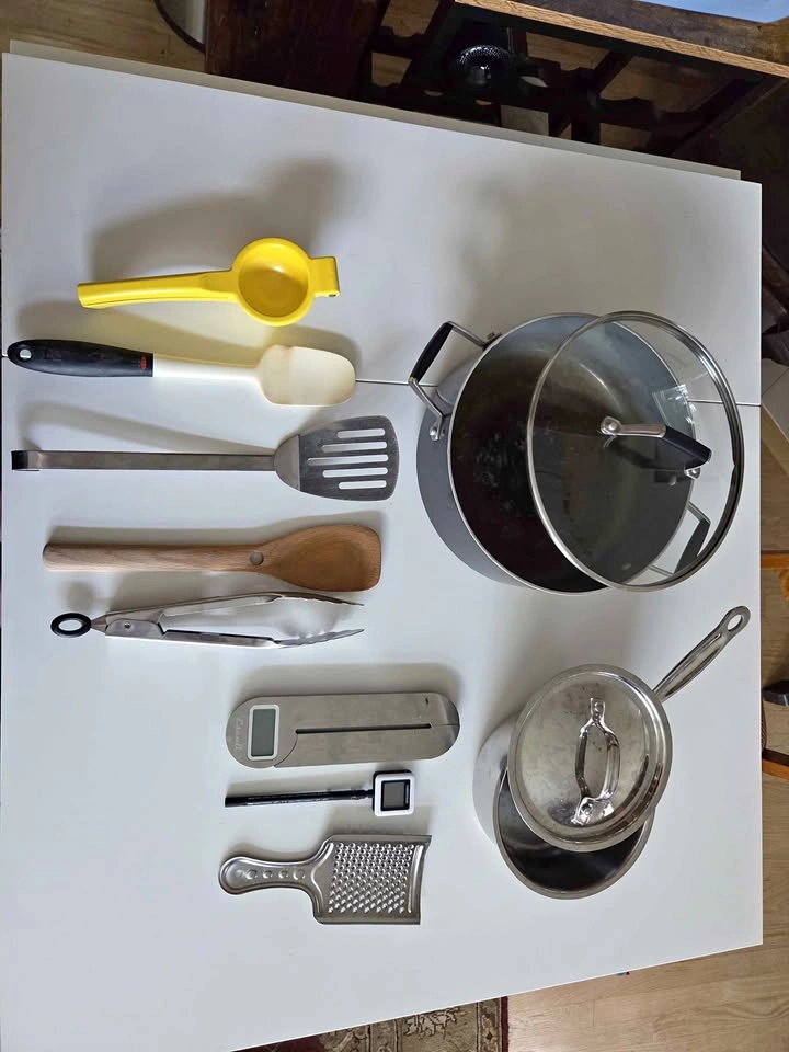 Set of kitchen items