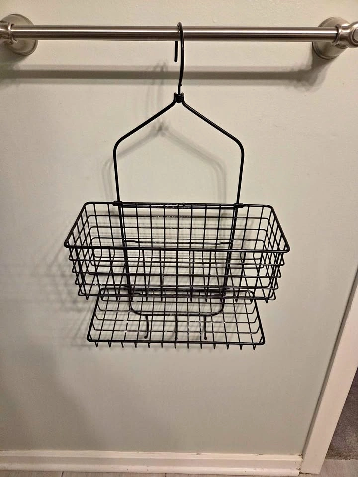 Hanging shower caddy