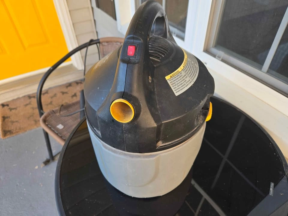 2 Gallon Wet/Dry Vac - photo 3