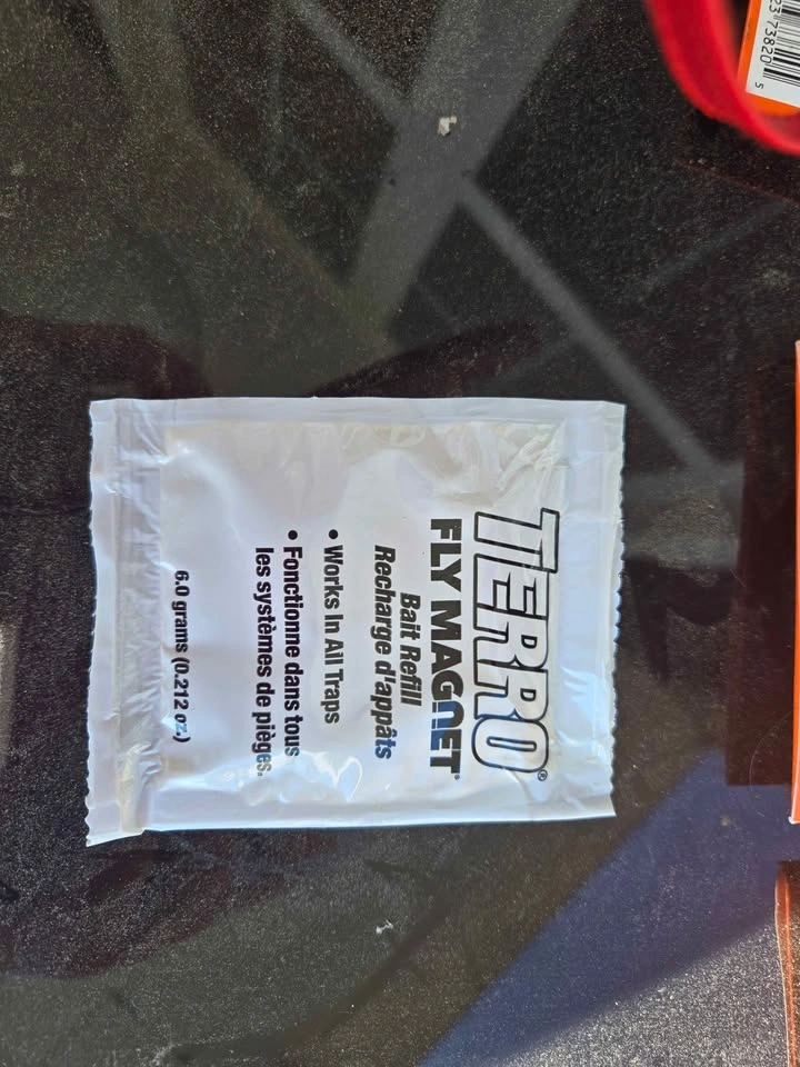 Terro Fly Trap Refills - photo 4