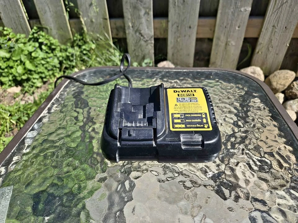 DeWalt Battery Charger 4 Amp