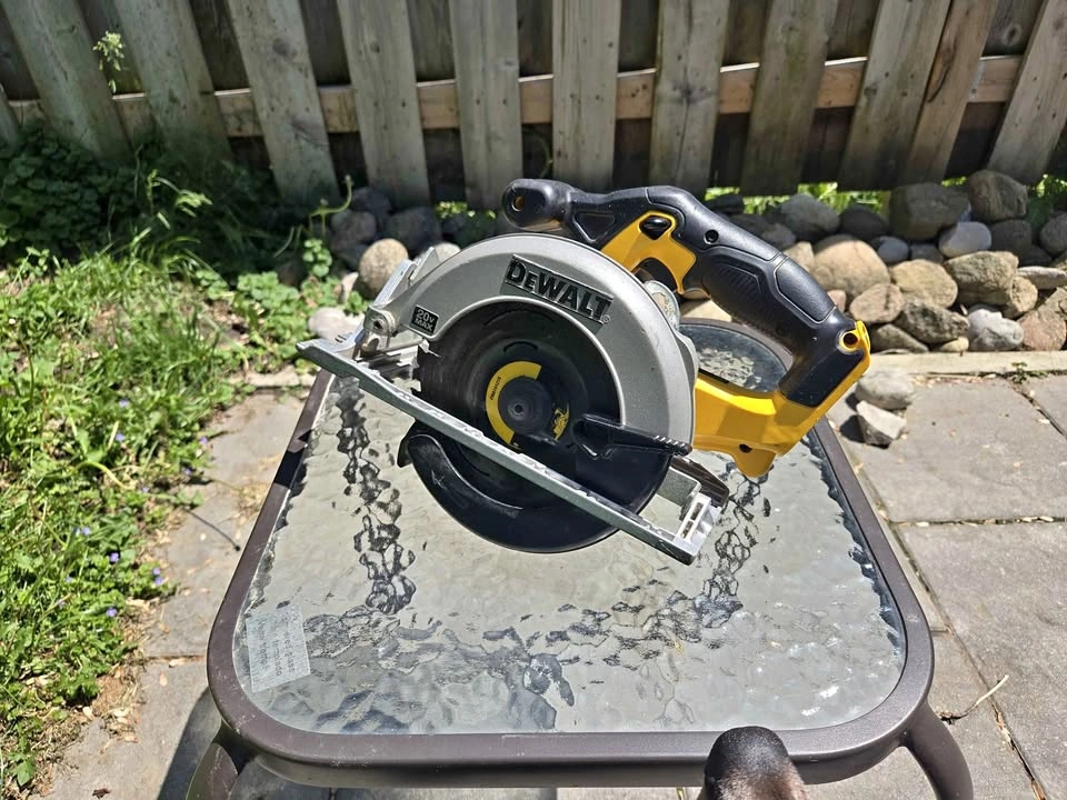 DeWalt 20V MAX circular saw