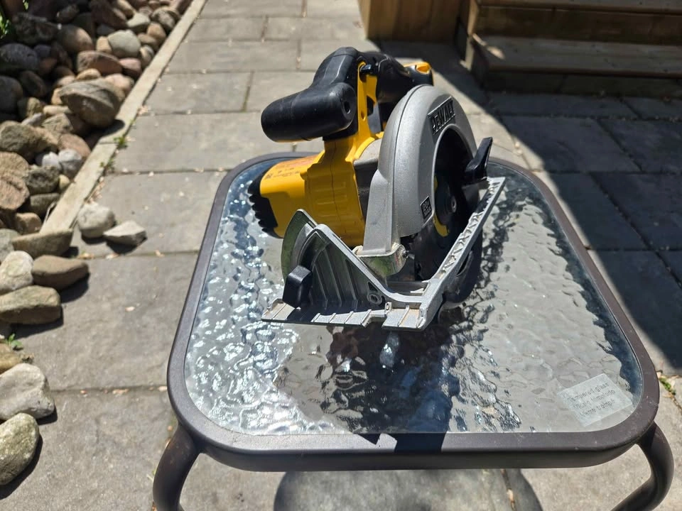 DeWalt 20V MAX circular saw - photo 3
