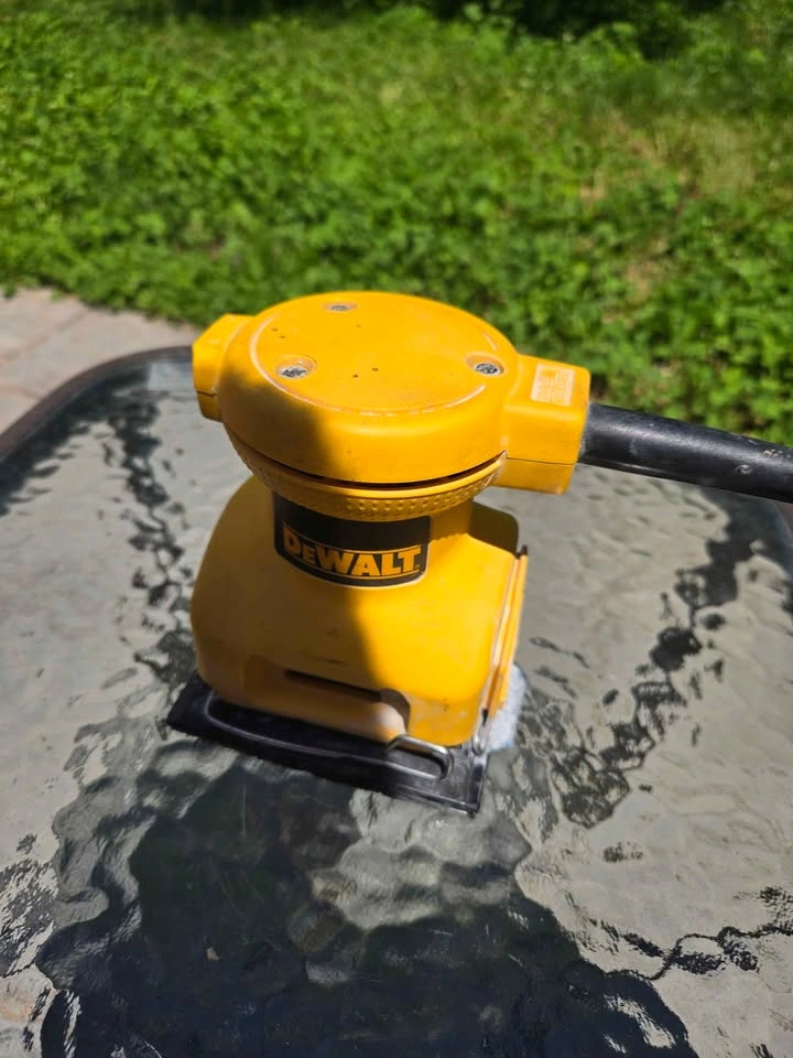 DeWalt Palm Sander - photo 2