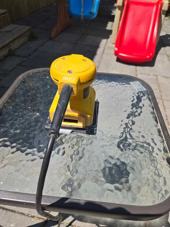 DeWalt Palm Sander - photo 4