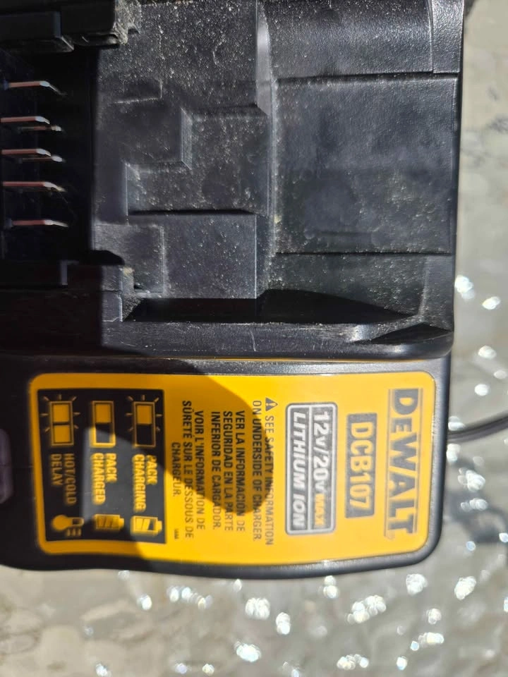 DeWalt Battery Charger 1.25 Amp - photo 5